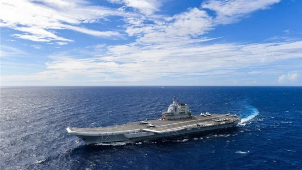 由航空母舰山东舰，导弹驱逐舰延安舰、湛江舰，导弹护卫舰运城舰组成的海军舰艇编队，将于7月3日至7日访港